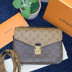 Magnet Shoulder Bags