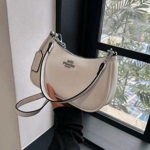 Bannett Shoulder Bags