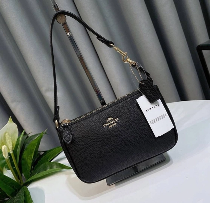 Note Shoulder Bags