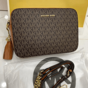 Carate Shoulder Bags