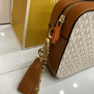 Carate Shoulder Bags