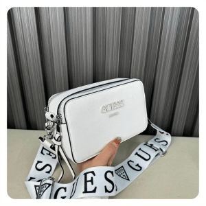 Pess Shoulder Bags