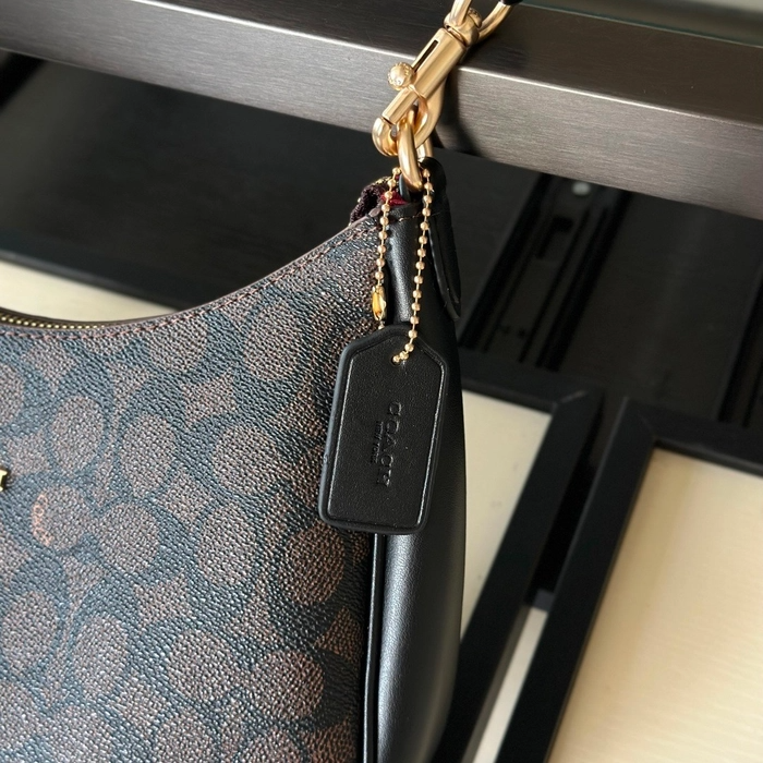 Nova Shoulder Bag - Image 5