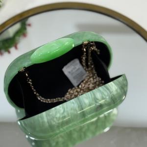 AQUA CLUTCH