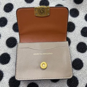 Chino wallets